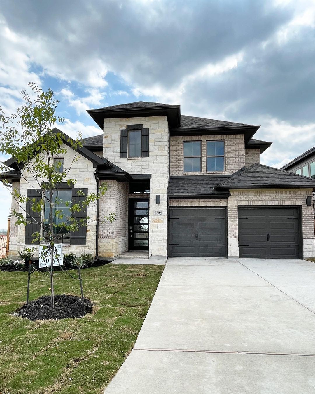 Отчего ж ты меня почитаешь? — говорил.